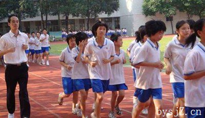 体育训练促进农村中学生心理健康的作用,本文论述了体育在促进心理健康中的作用。