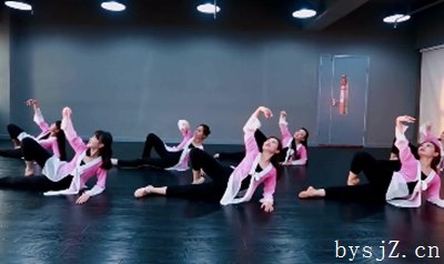 探讨高中素质教育舞蹈课堂中的新问题,如何加强少儿舞蹈训练和素质教育