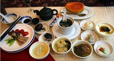 浅析《诗经》中的饮食礼仪活动和饮食文化的作用,什么是中国的饮食文化和礼仪文化？