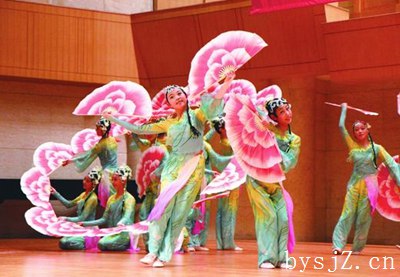 小学舞蹈教学中民族民间舞蹈的引入研究,对《中国民族民间舞蹈等级考试教材》的体会和理解？...