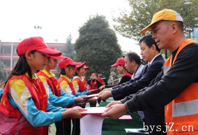 高校运用微信促进共青团知识传播