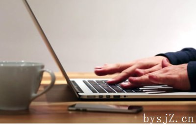 修改是写作过程中的一个重要环节,论文写作更是如此。论文修改要围绕着下列几个方面来进行:主题,是否准确鲜明;结构,是否合理均衡;材料,是否翔实典型;语言,是否流畅精练等等。