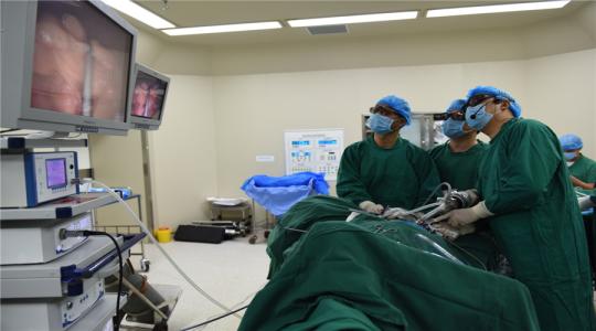 结直肠癌经腹腔镜手术治疗的效果评价