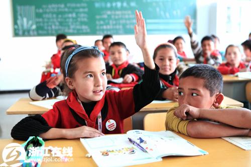 谈初中化学教学中如何引导学生学会提问, 跪下，要5本以上适合初中生的物理化学课外书籍。