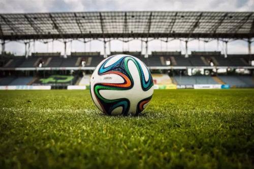 新时期中国足球的机遇与改革,中国职业足球俱乐部发展面临哪些挑战和机遇