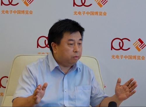 大数据时代背景下AI人工智能的发展方向及前景预测,这是大数据还是人工智能的时代？