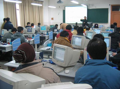 高中物理课堂中问题教学法的运用