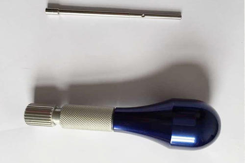 行微种植支抗正畸治疗患者种植钉位移情况分析