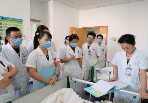 临床药师在肾内科的药学监护与实践