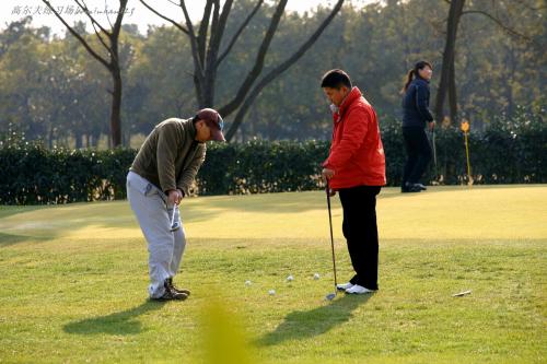 江苏省高尔夫练习场发展情况调查研究,我可以知道江苏省最好的高尔夫球场在哪里吗？
