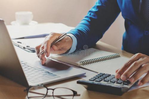 电子计算机在会计方面的运用