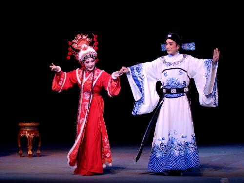 传统戏剧表演艺术传承的特性及功能,戏剧的基本技巧和特征